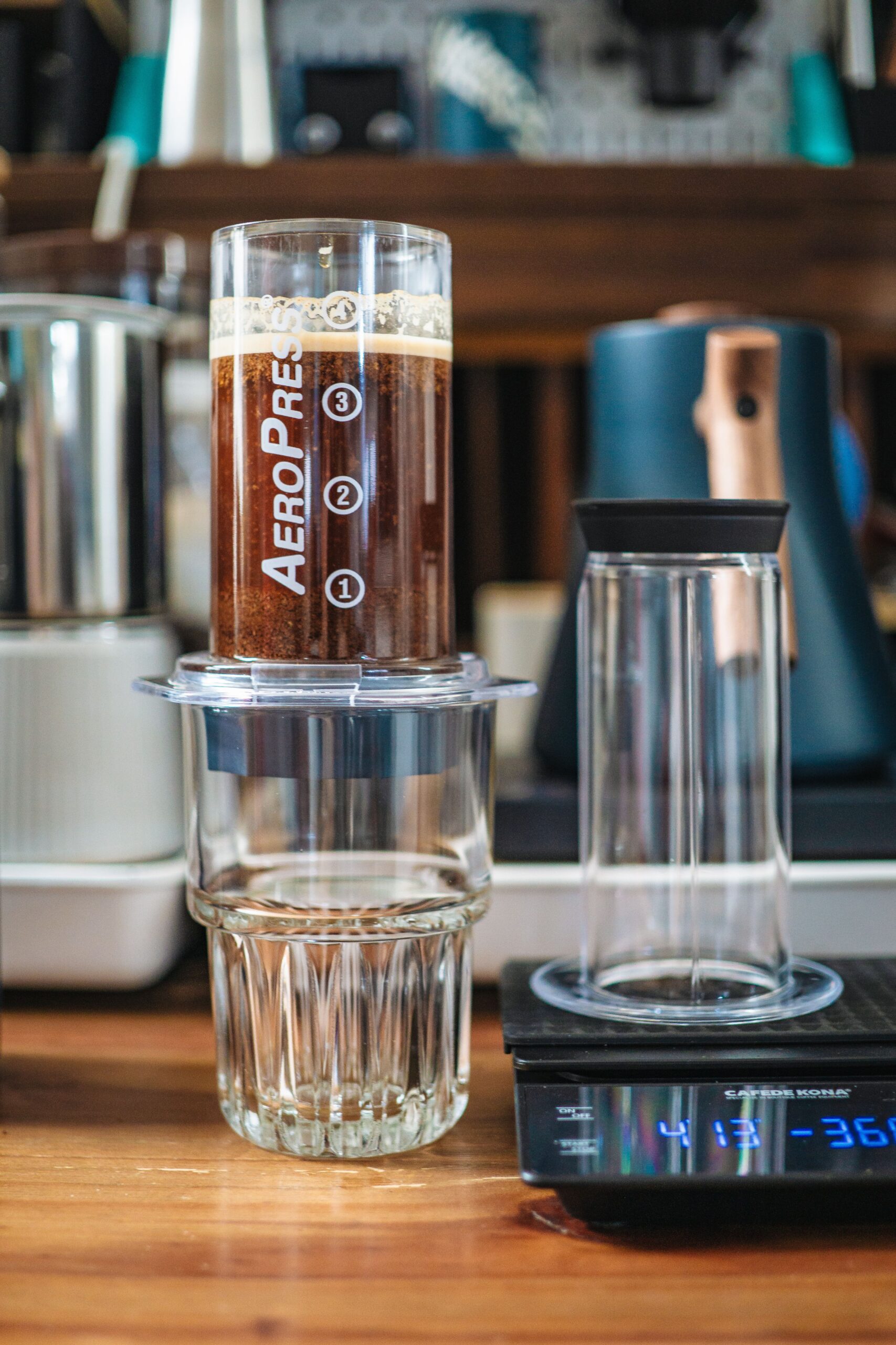 Manual coffee brewer preparing fresh coffee in a home kitchen