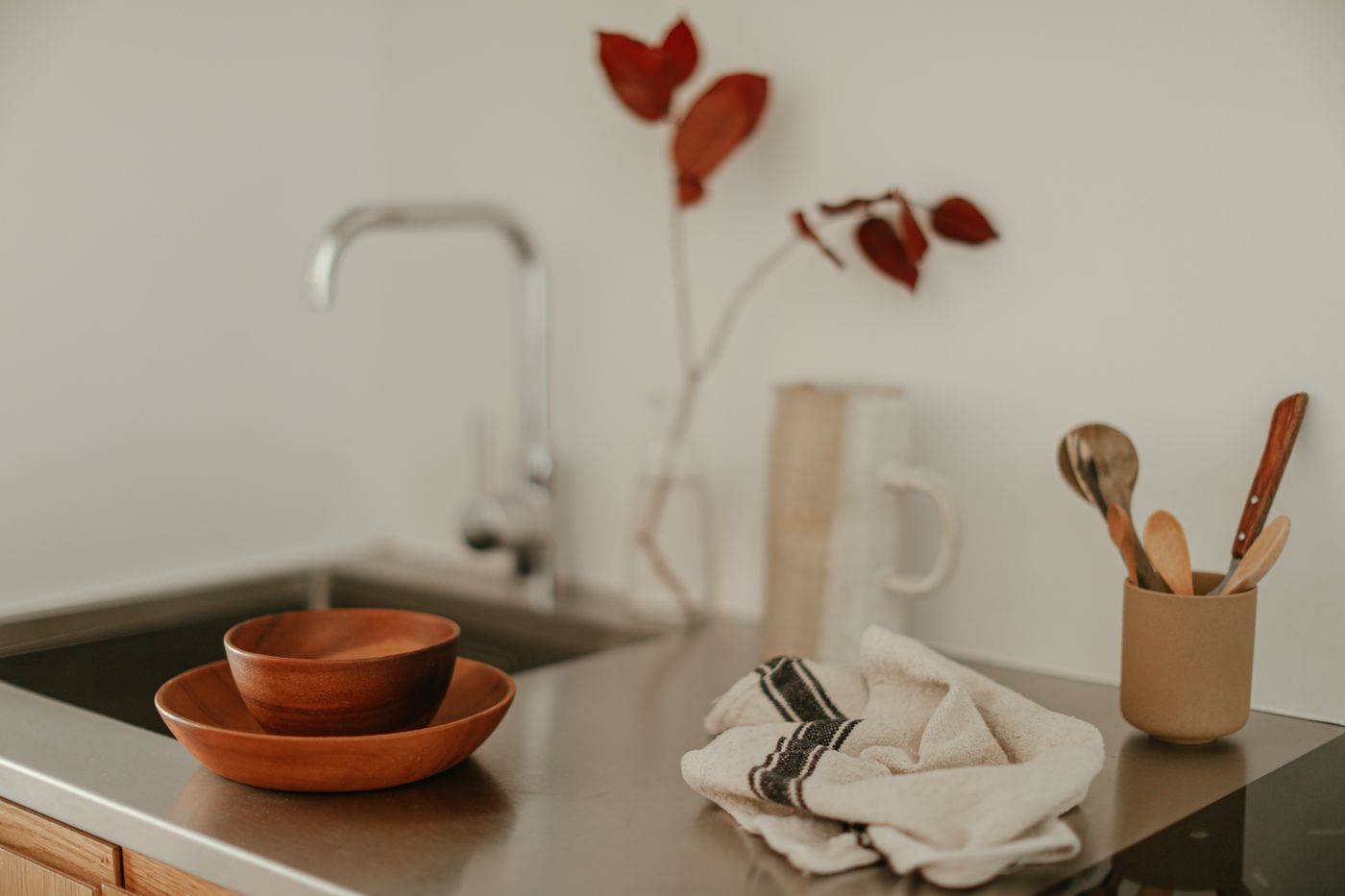 Kitchen sink and dishes